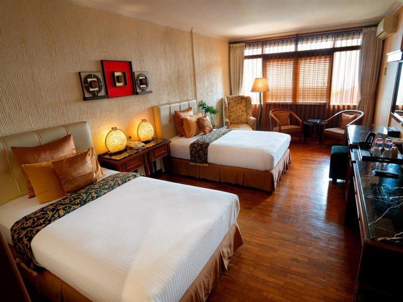 The Valley Resort Hotel Cimenyan ภายนอก รูปภาพ