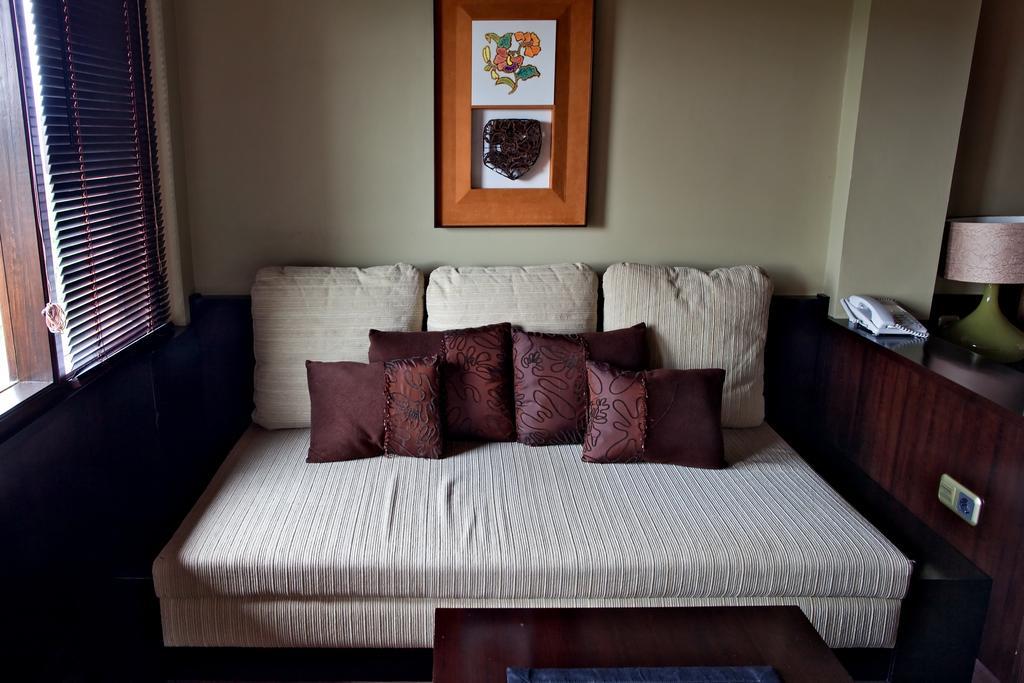 The Valley Resort Hotel Cimenyan ภายนอก รูปภาพ