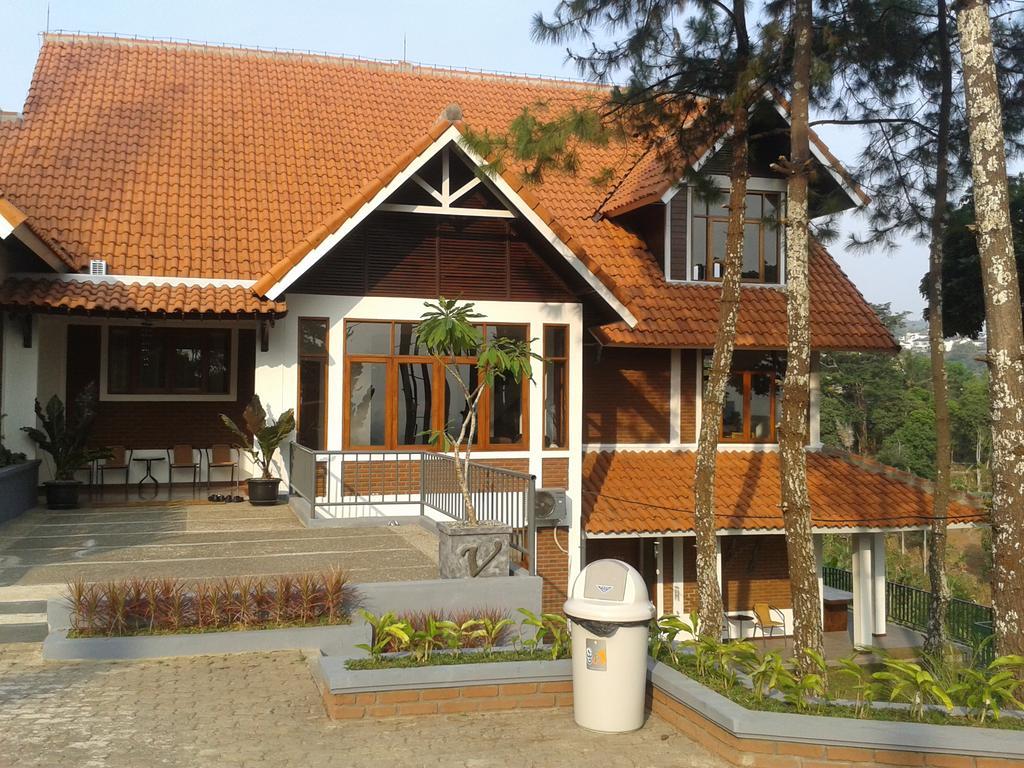 The Valley Resort Hotel Cimenyan ภายนอก รูปภาพ